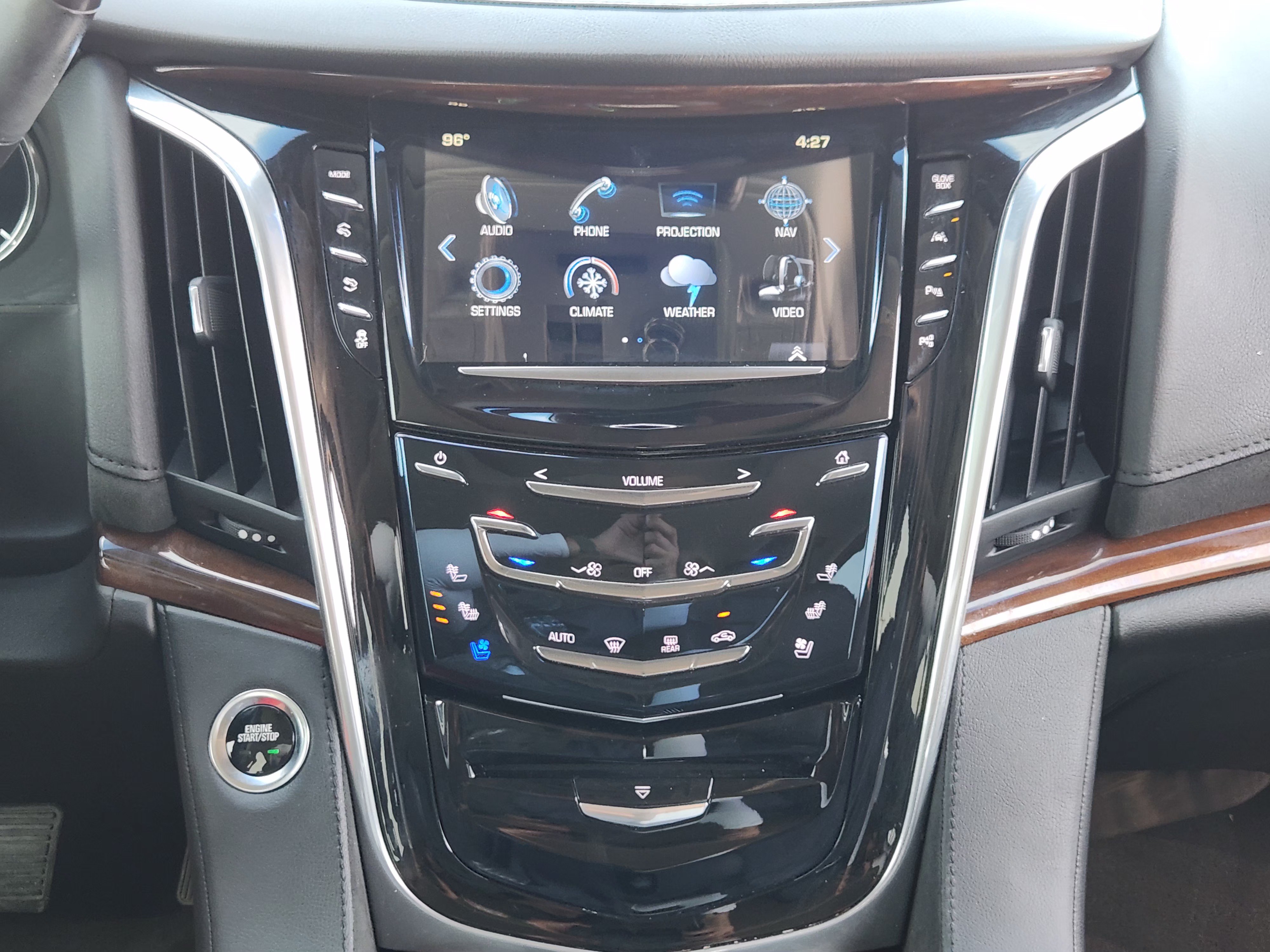 Used 2019 Cadillac Escalade Premium Luxury w/ Escalade Sport Edition RWD image 17
