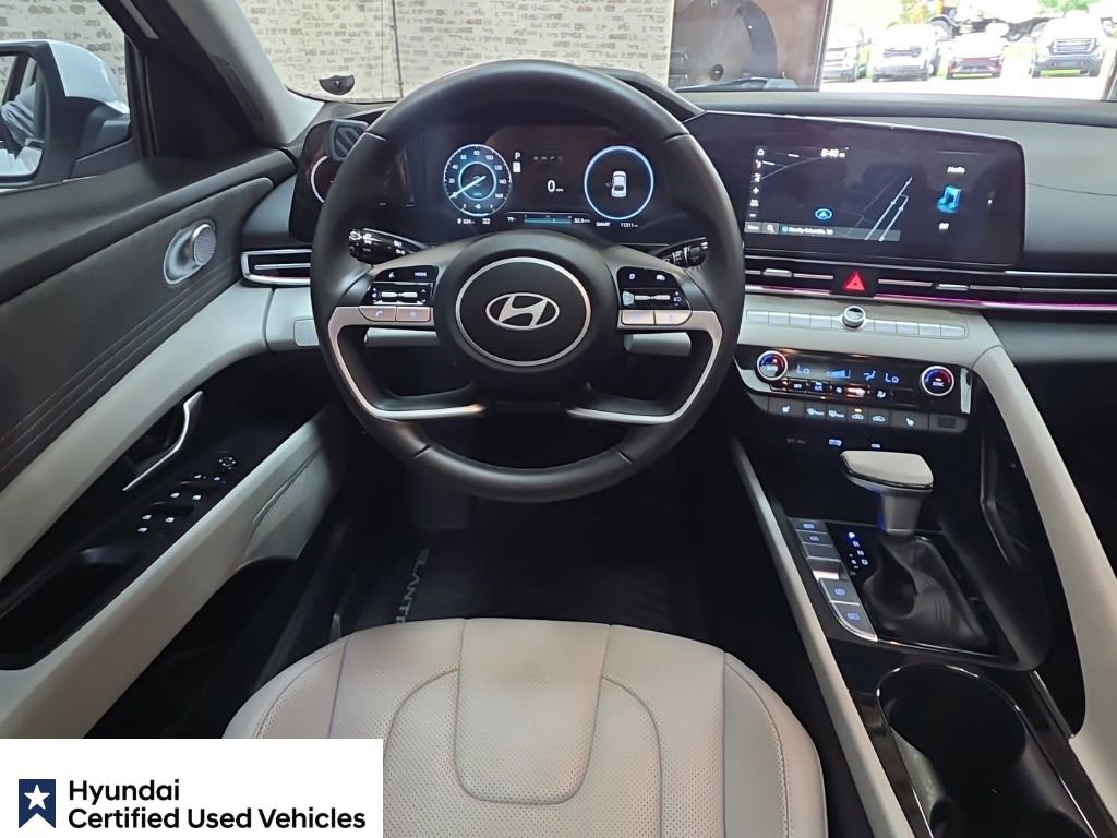 Certified 2025 Hyundai Elantra Limited FWD image 16
