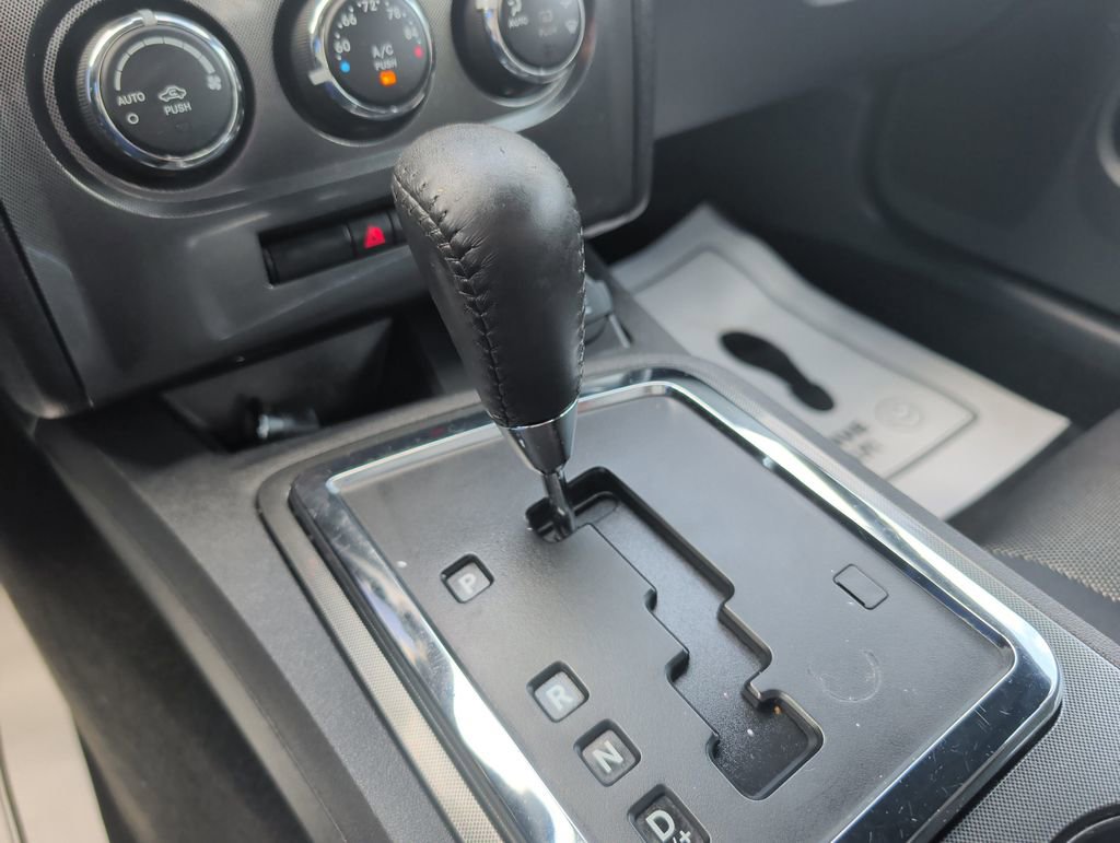 Used 2014 Dodge Challenger SXT image 14