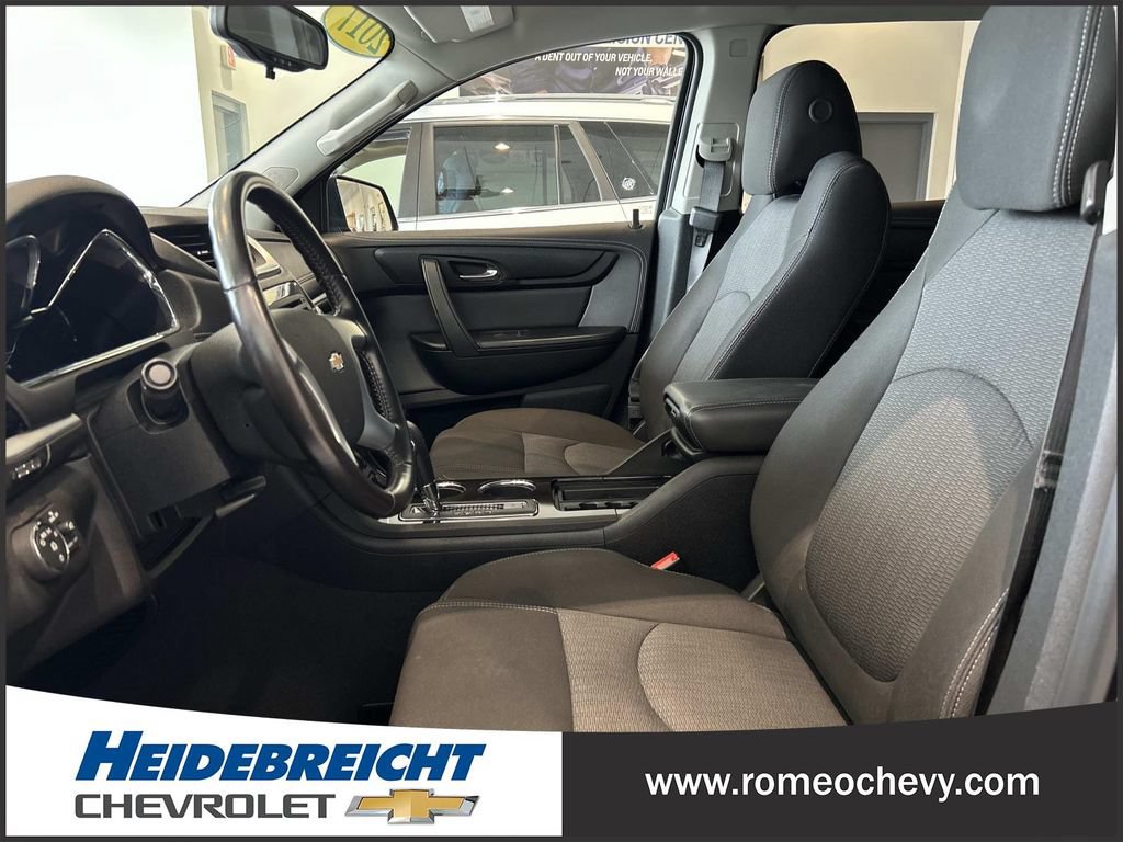 Used 2017 Chevrolet Traverse LT w/ Style and Technology Package FWD image 13