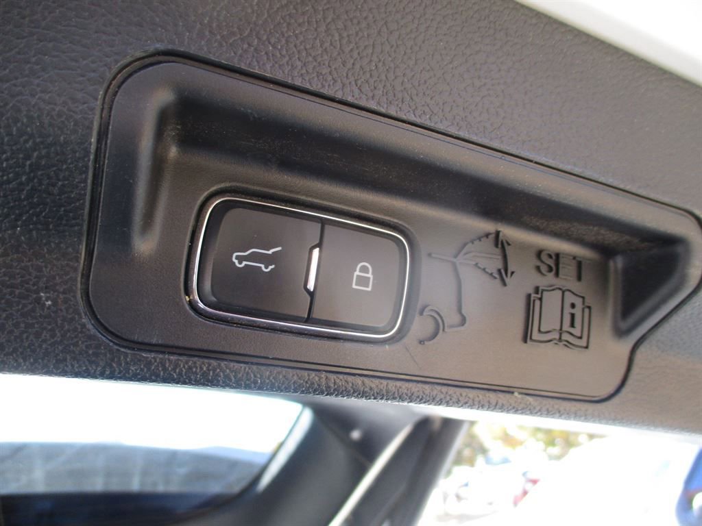 Used 2020 Ford Explorer ST w/ Premium Technology Package image 20