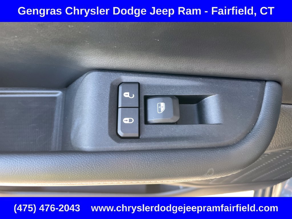 Used 2023 Jeep Grand Cherokee L Limited w/ Luxury Tech Group II AWD/4WD image 39