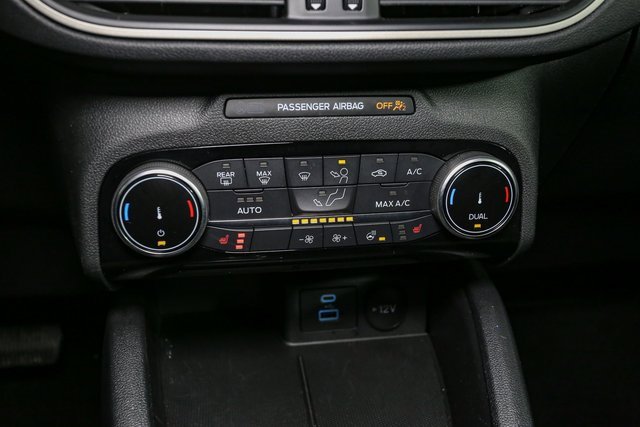 Used 2022 Ford Escape SE w/ SE Sport Appearance Package image 27