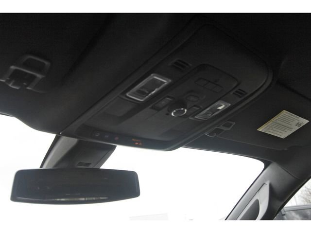 Used 2022 Chevrolet Suburban Z71 w/ Luxury Package image 21