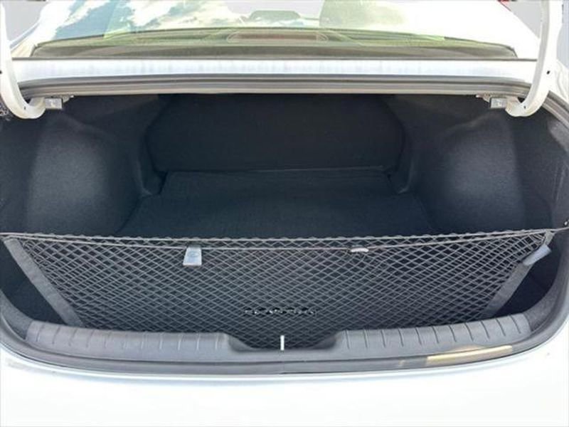 Used 2025 Hyundai Elantra SEL image 19