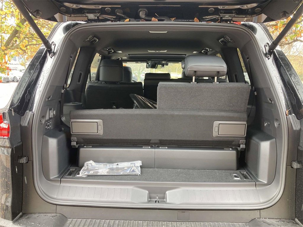 New 2025 Lexus LX 700h Luxury image 8
