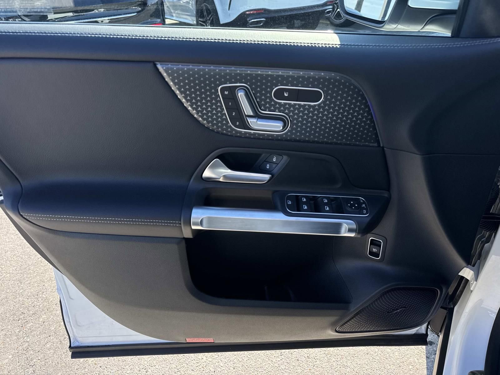 New 2026 Mercedes-Benz GLB 250 4MATIC image 11