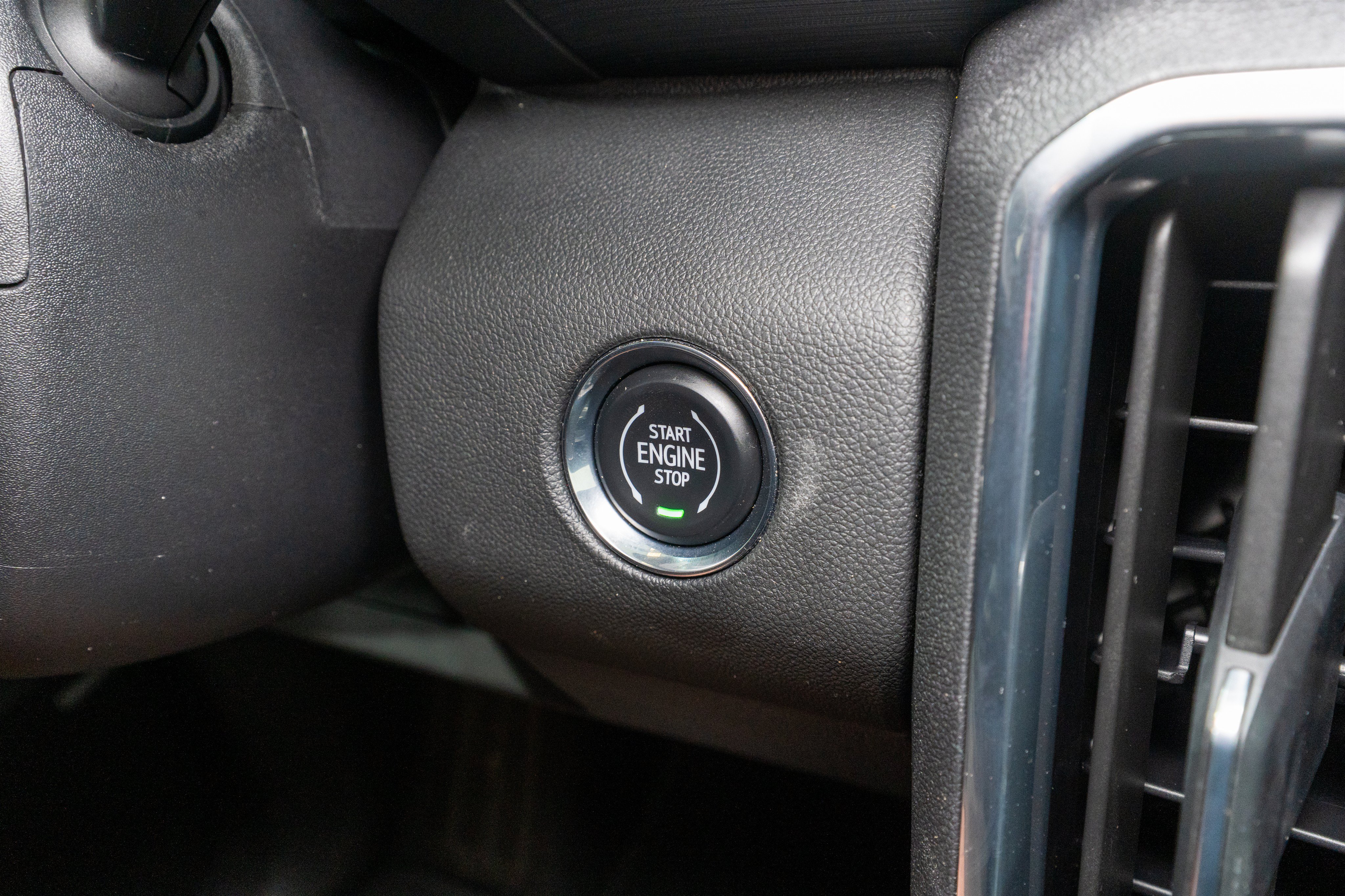 Used 2026 GMC Acadia Elevation w/ Elevation Premium Package FWD image 29