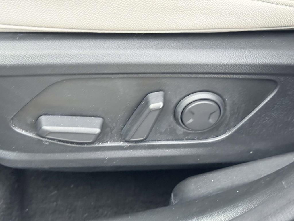 Certified 2025 Hyundai Tucson SEL AWD/4WD image 15