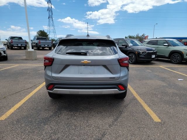 Used 2024 Chevrolet Trax LT w/ Driver Confidence Package FWD image 6