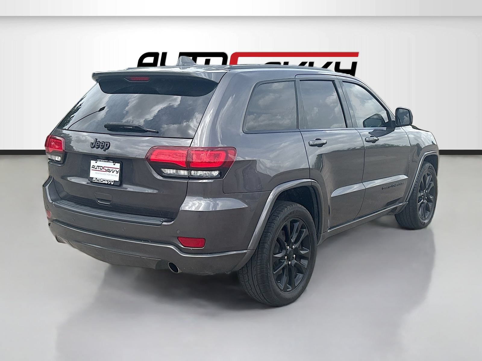Used 2020 Jeep Grand Cherokee Altitude RWD image 7