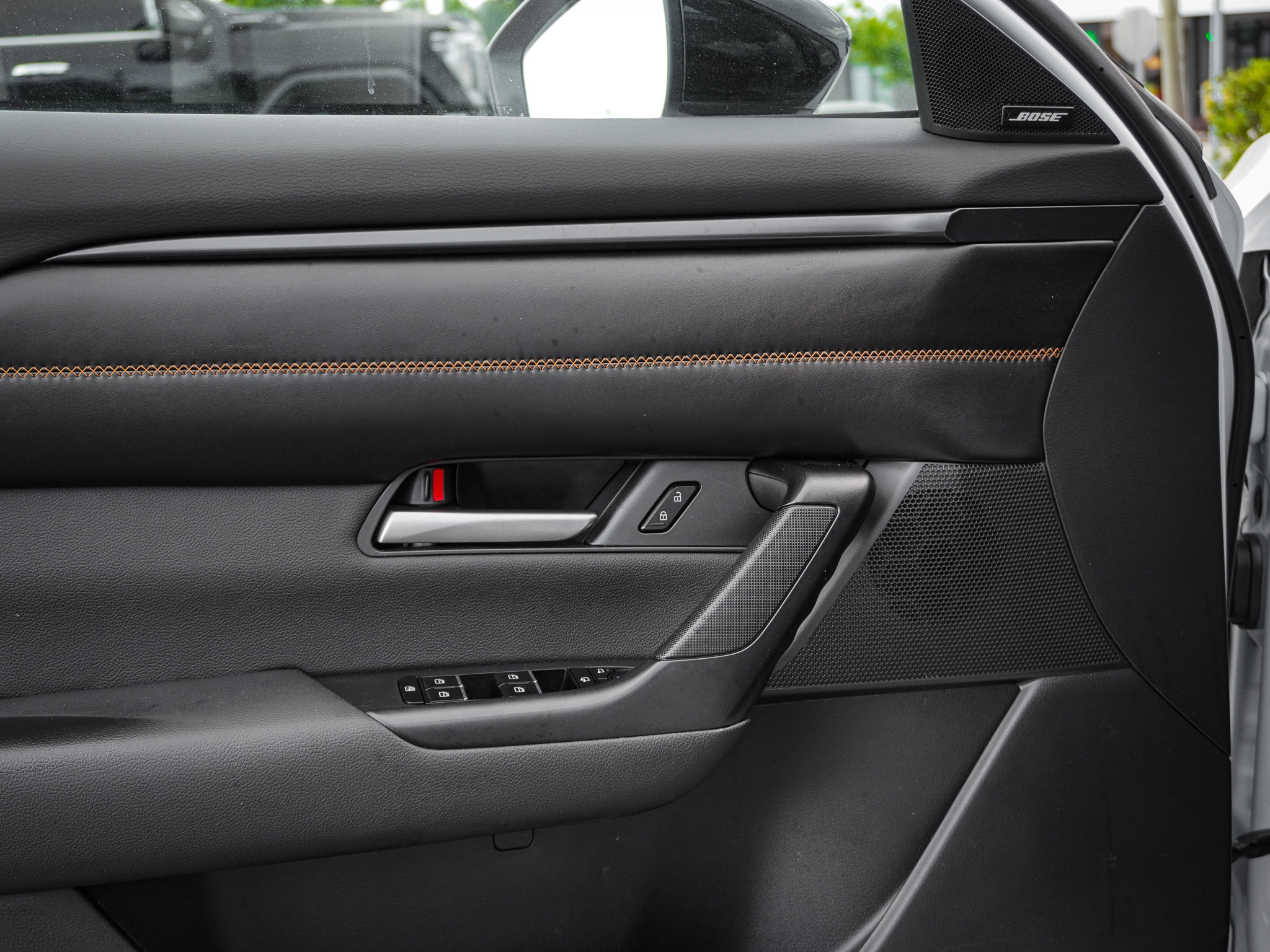 Used 2025 MAZDA CX-50 AWD 2.5 Turbo w/ Premium Pkg image 15