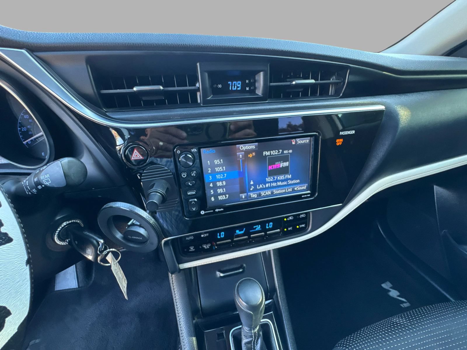 Used 2017 Toyota Corolla iM w/ Carpet Mat Package FWD image 28