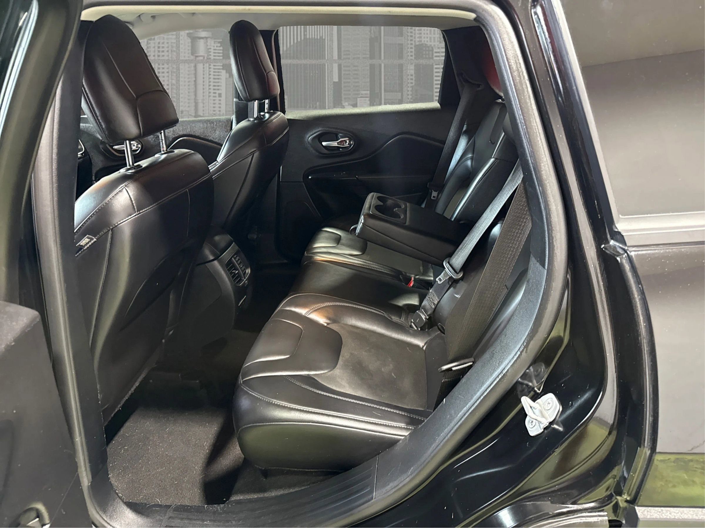 Used 2020 Jeep Cherokee Latitude Plus image 10