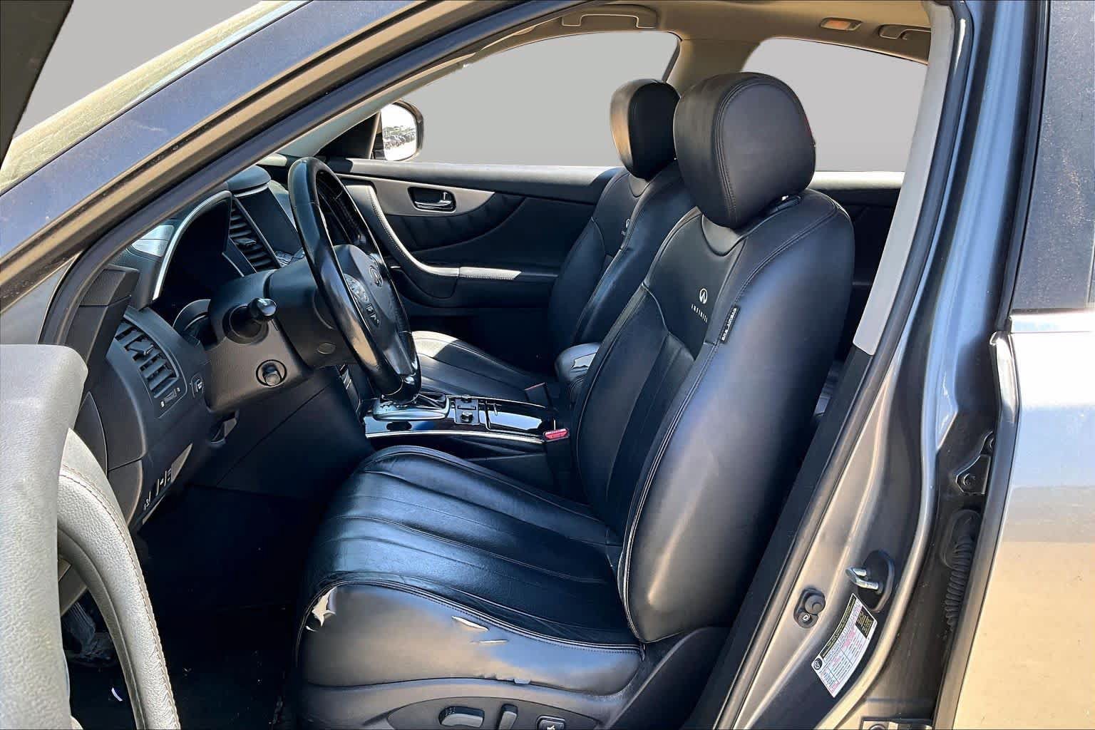 Used 2014 INFINITI QX70 AWD w/ Premium Package image 7