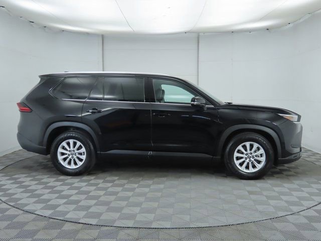 Used 2025 Toyota Grand Highlander FWD image 4