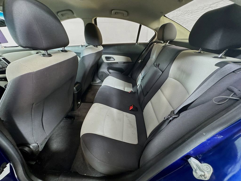 Used 2013 Chevrolet Cruze LS FWD image 26