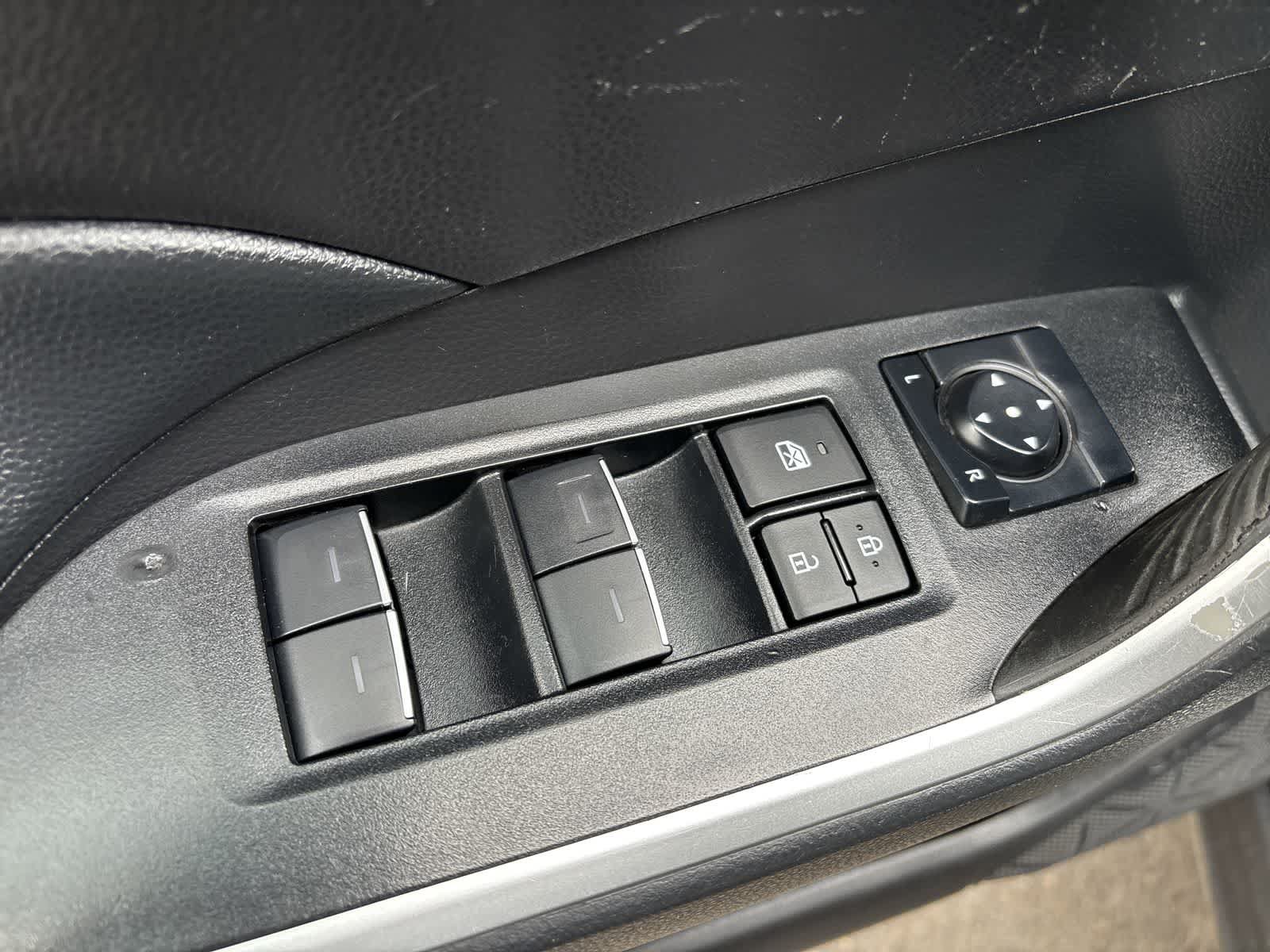 Used 2022 Toyota RAV4 XLE Premium FWD image 9