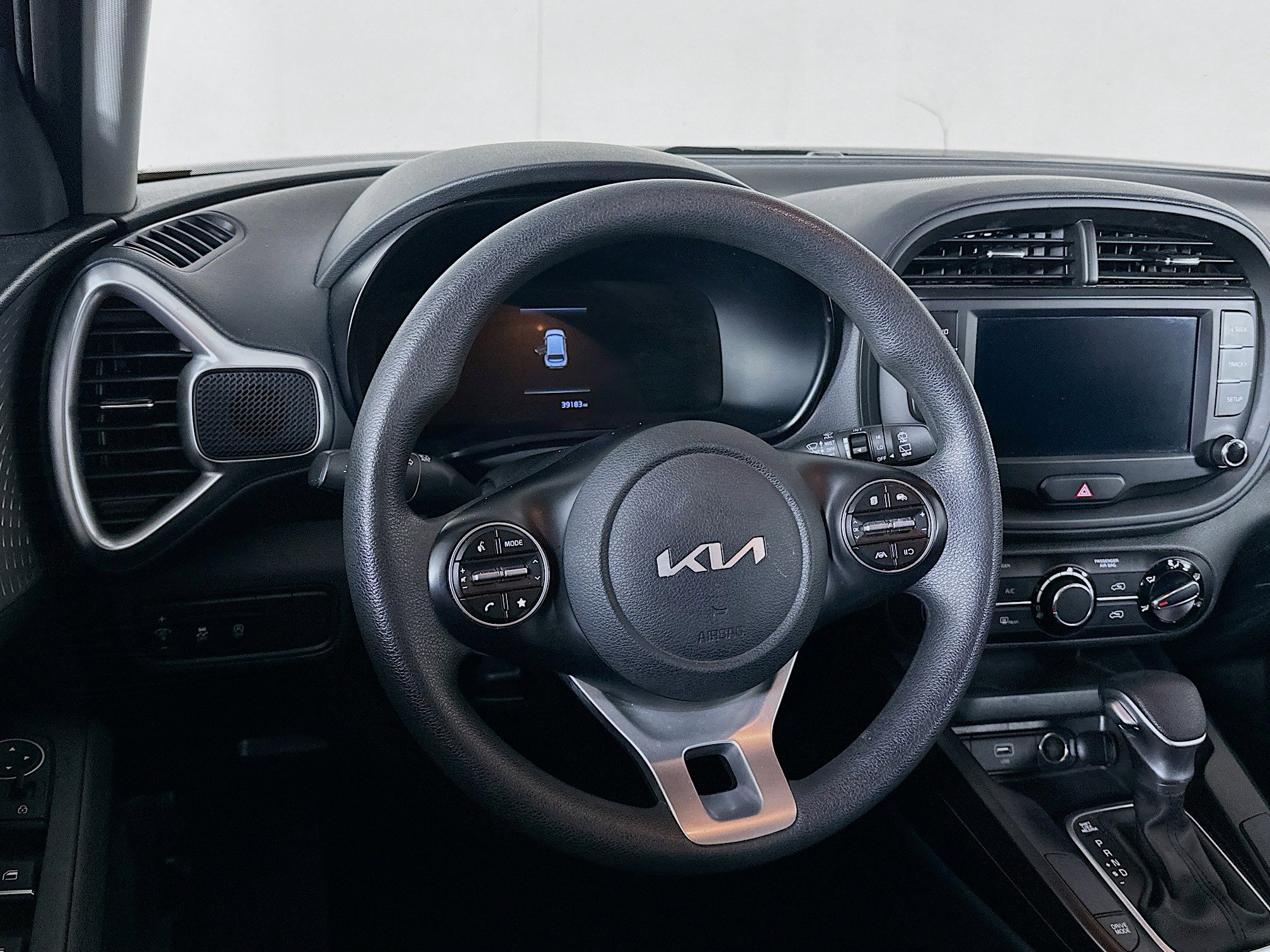 Used 2025 Kia Soul LX w/ LX Technology Package image 18