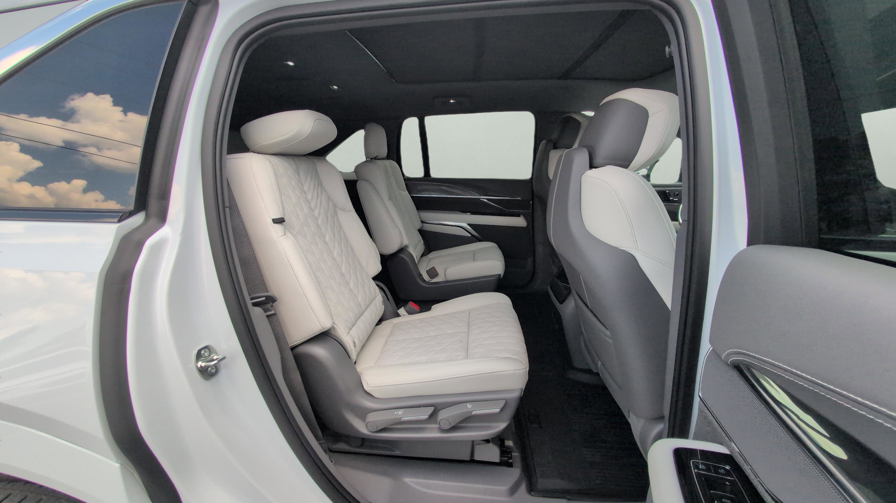 New 2026 Cadillac Escalade IQ Luxury 1 image 12