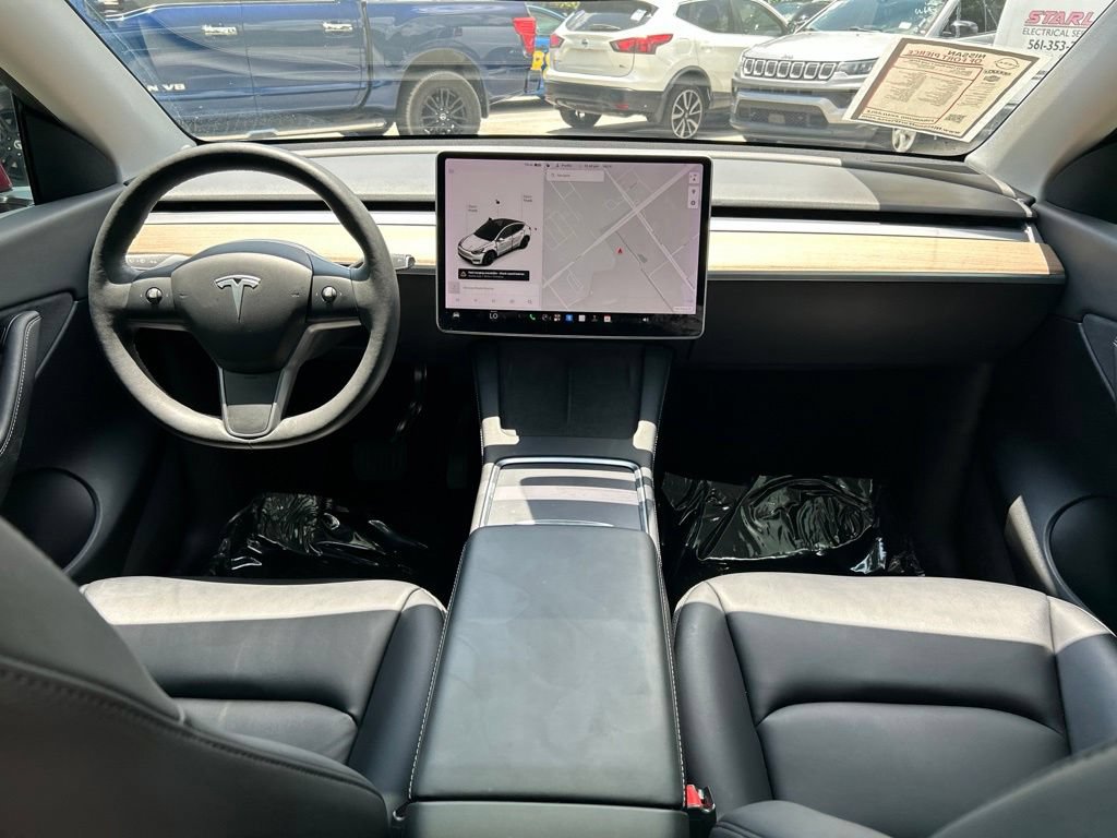 Used 2022 Tesla Model Y Long Range AWD/4WD image 10