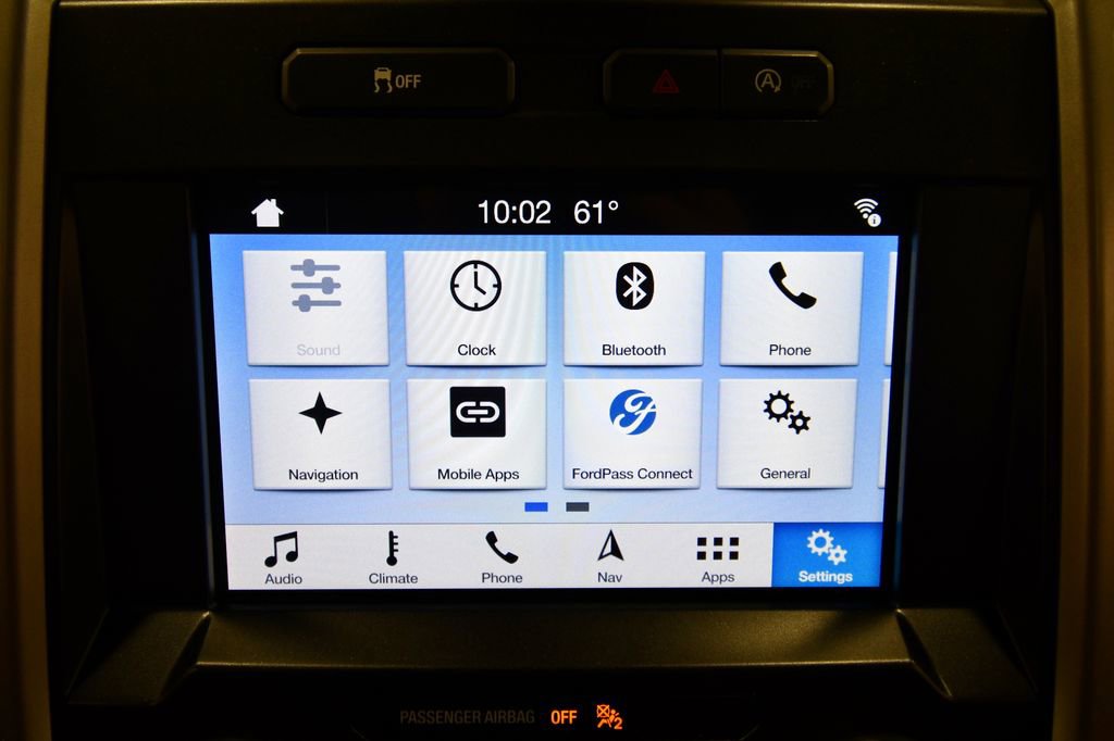 Used 2019 Ford F150 Lariat w/ Equipment Group 502A Luxury AWD/4WD image 24