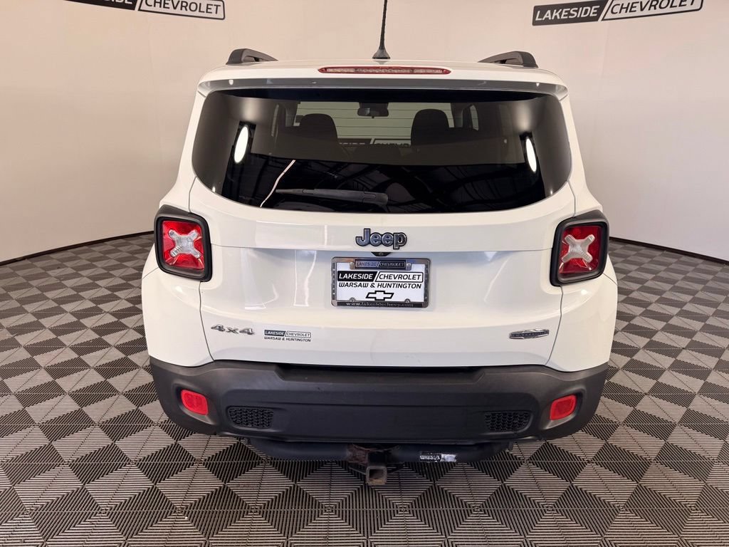 Used 2015 Jeep Renegade Latitude AWD/4WD image 5