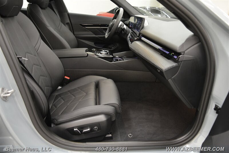 Used 2026 BMW 530i w/ M Sport Package RWD image 18