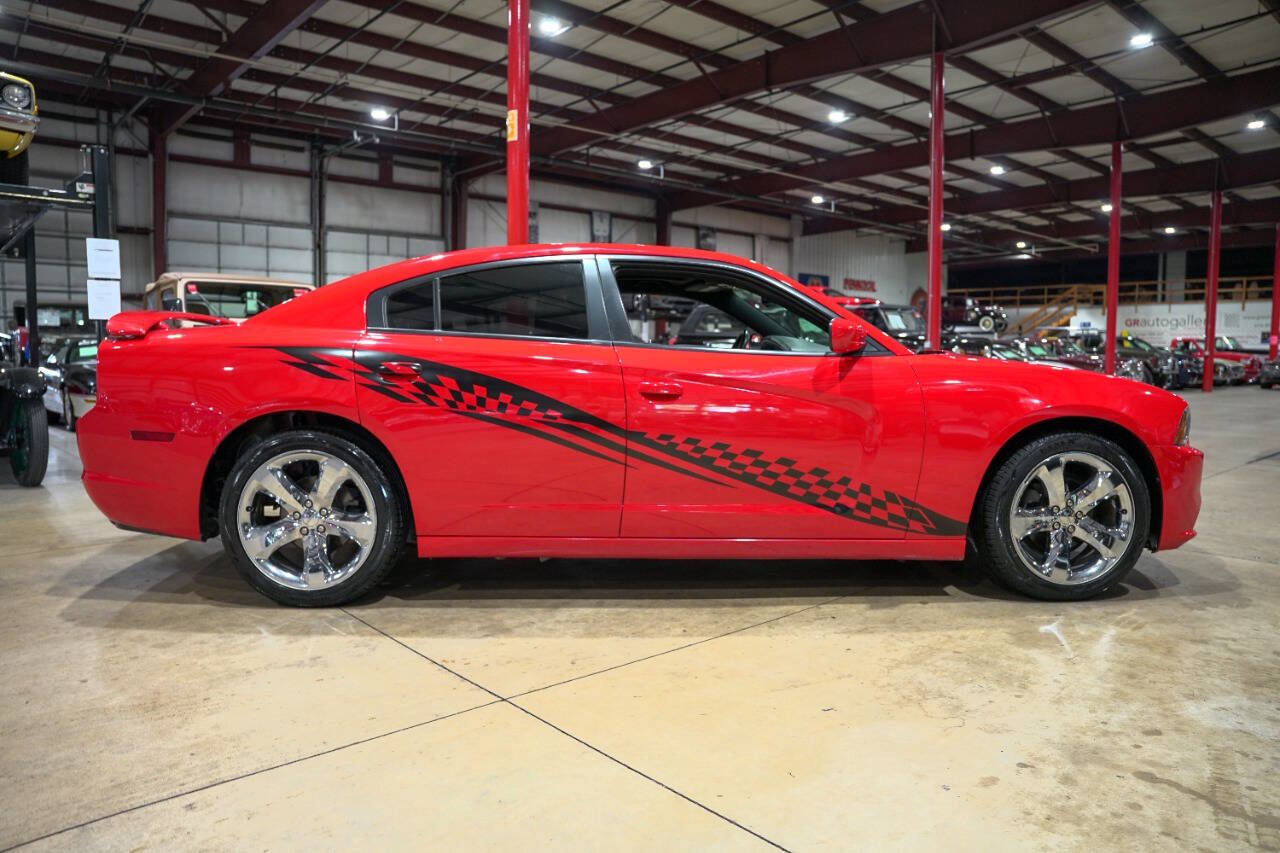Used 2014 Dodge Charger SXT image 10