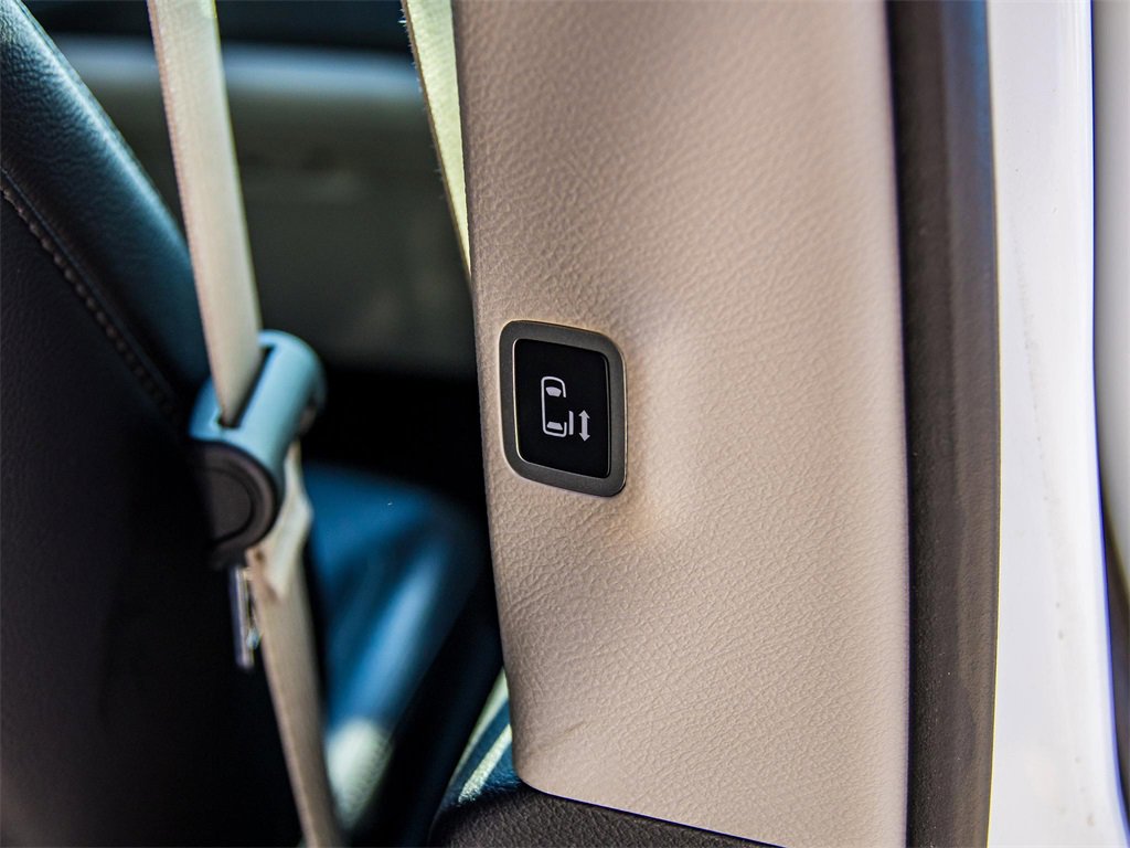 Used 2022 Chrysler Pacifica Touring-L image 20