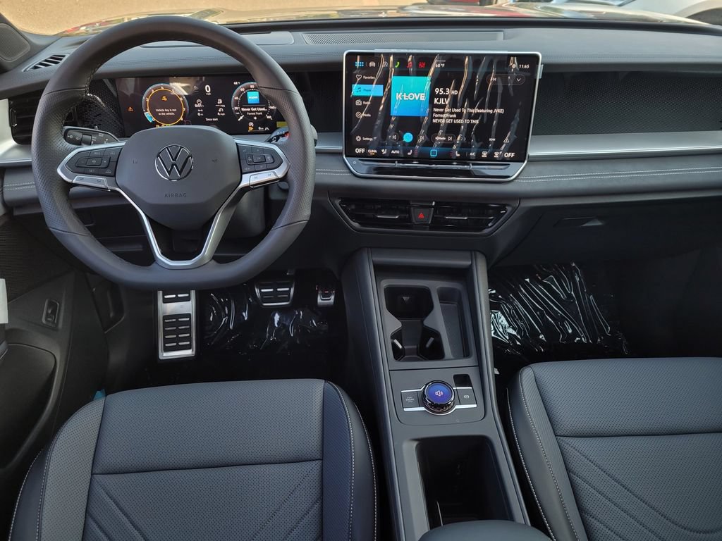 New 2026 Volkswagen Tiguan SE R-Line AWD/4WD image 6