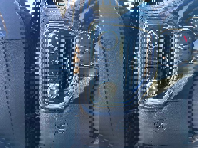 Used 2019 GMC Sierra 1500 SLE w/ SLE Value Package image 11