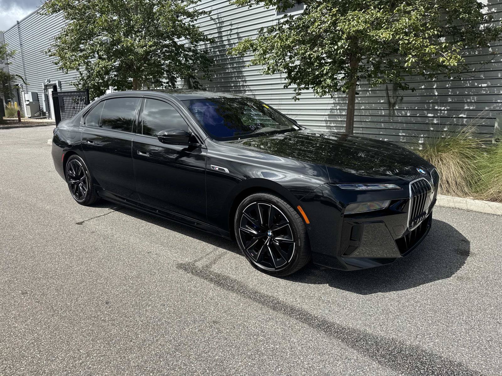 Used 2024 BMW i7 M70 w/ Executive Package AWD/4WD image 4