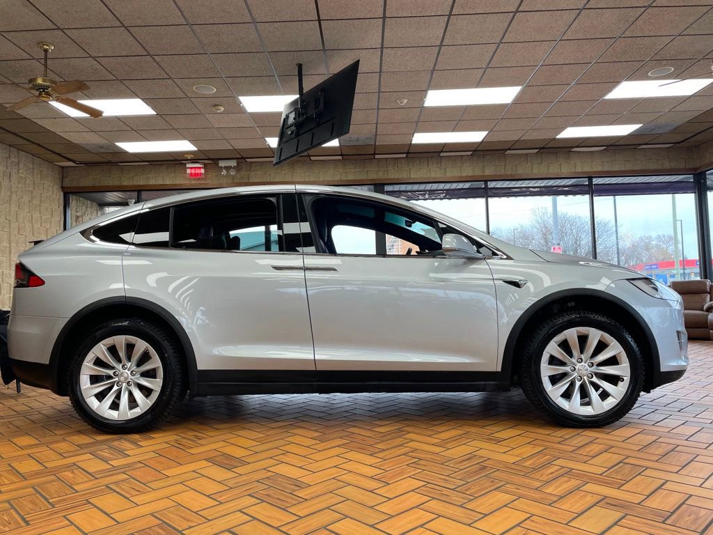 Used 2017 Tesla Model X 100D image 7
