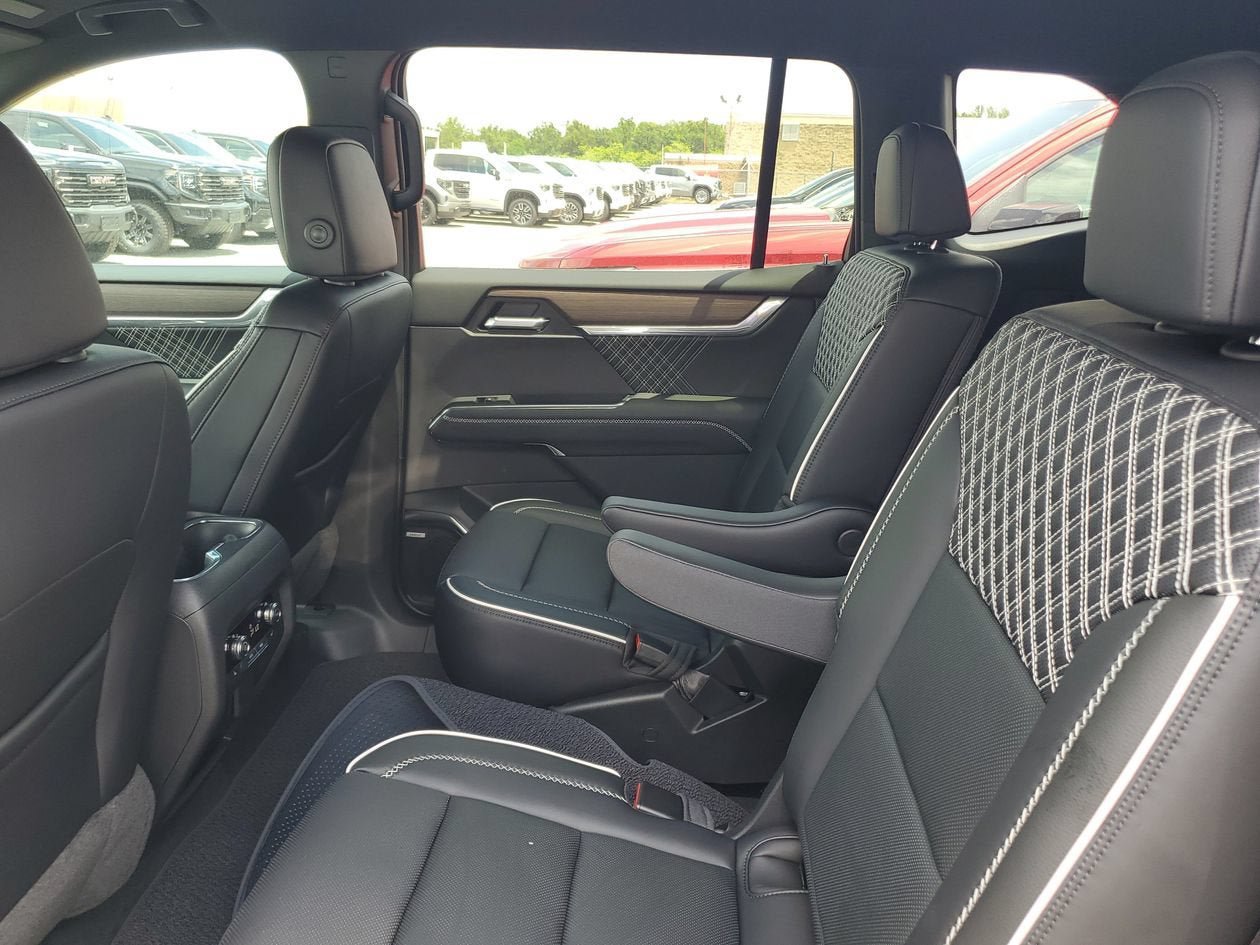 New 2026 GMC Acadia Denali w/ Super Cruise Package FWD image 11