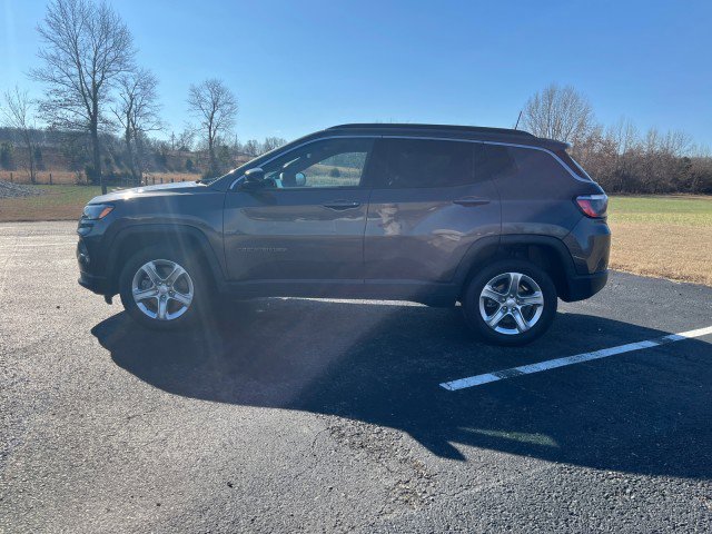 Used 2024 Jeep Compass Latitude image 8