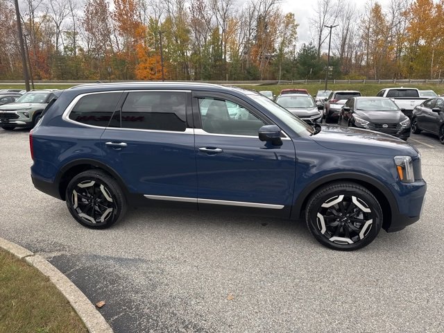 Used 2025 Kia Telluride S image 19