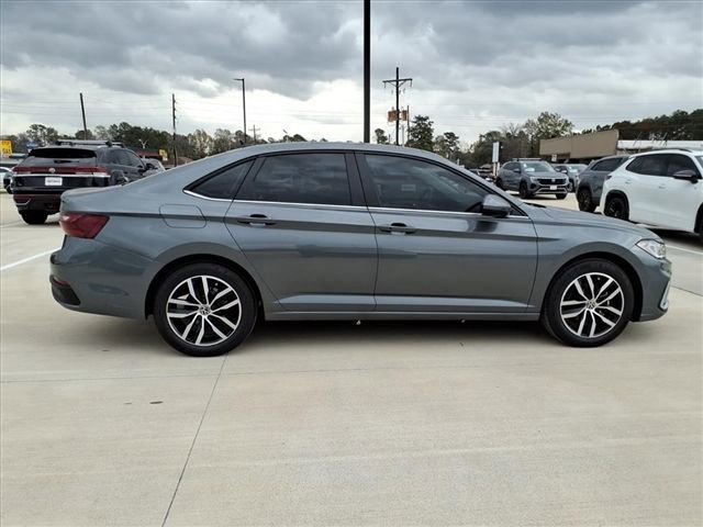 New 2026 Volkswagen Jetta SE FWD image 4