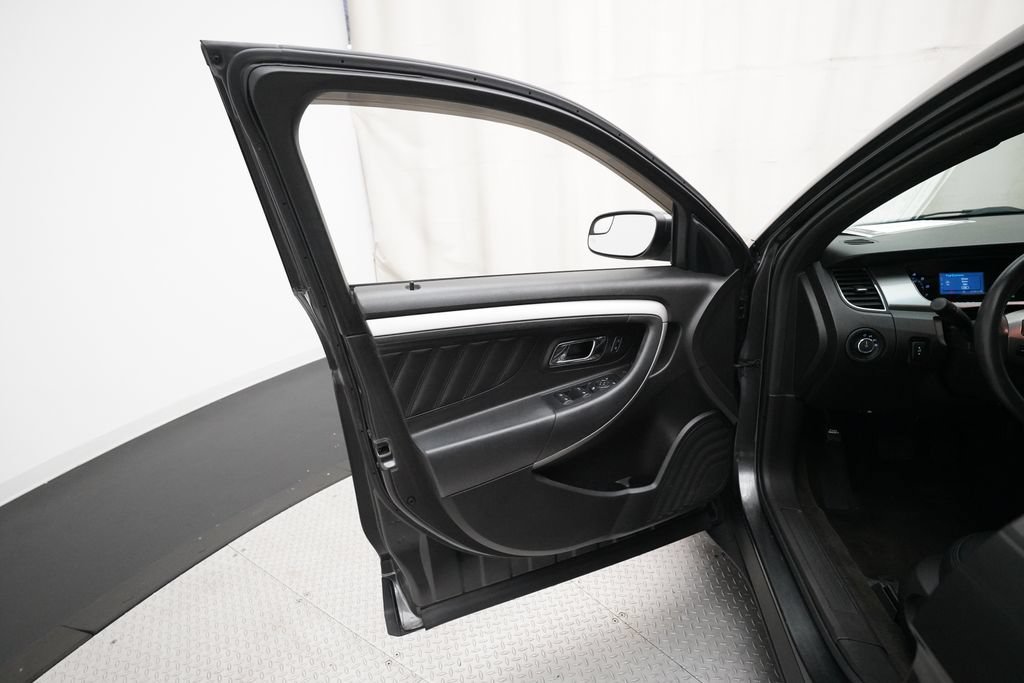Used 2018 Ford Taurus SEL FWD image 29
