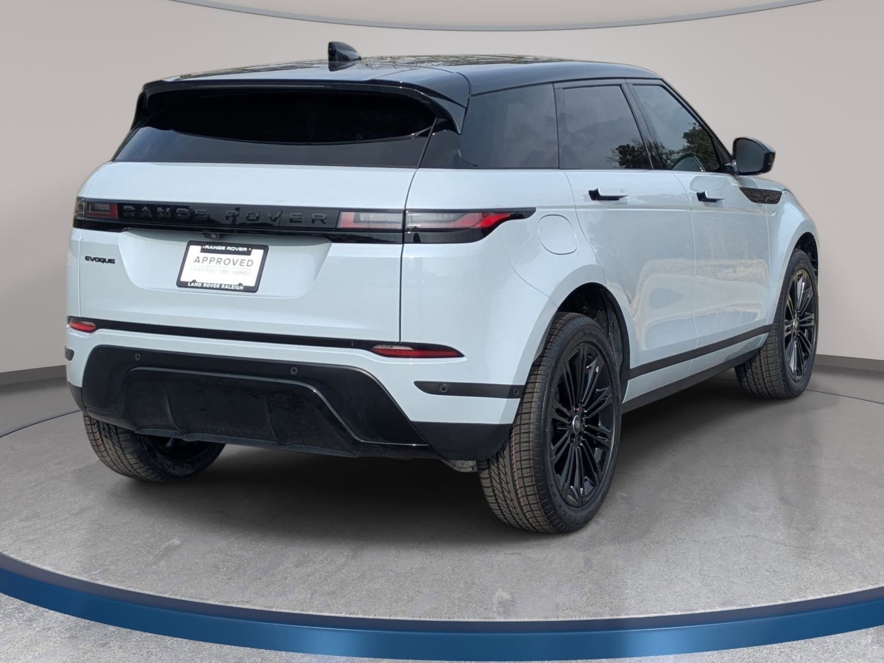Certified 2025 Land Rover Range Rover Evoque S image 5