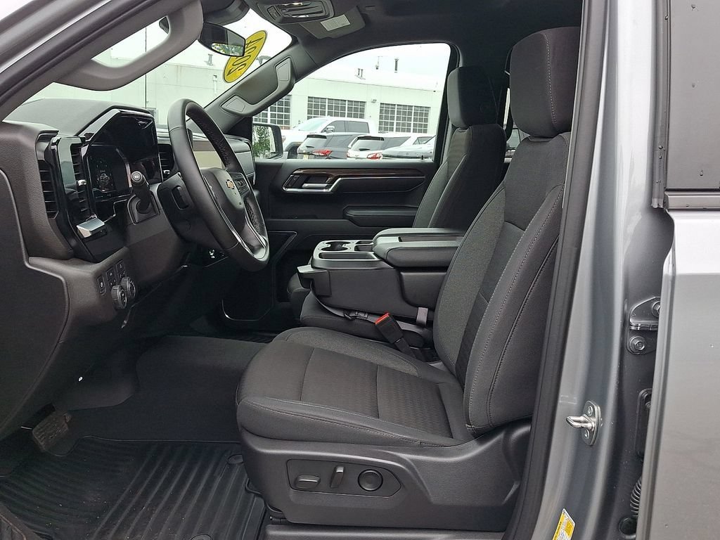 Used 2024 Chevrolet Silverado 1500 LT AWD/4WD image 14