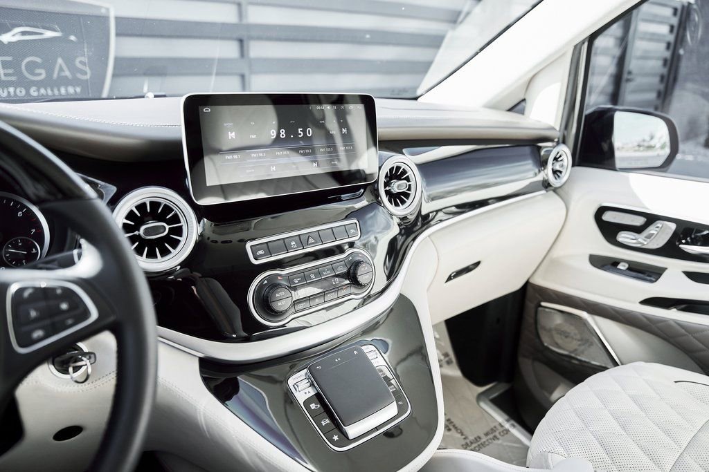 Used 2021 Mercedes-Benz Metris Passenger w/ Premium Safety Package image 82