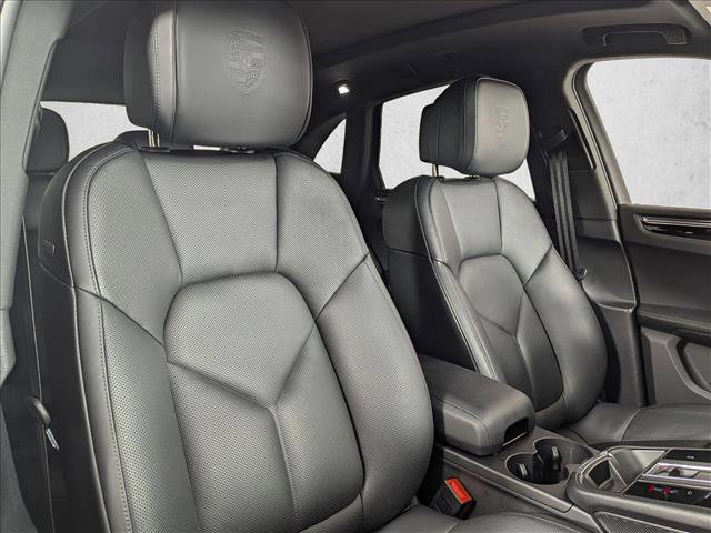 Certified 2025 Porsche Macan Turbo image 24