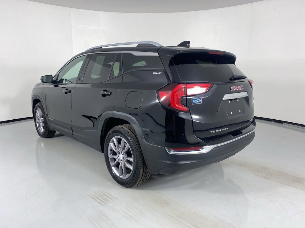 Used 2024 GMC Terrain SLT image 5