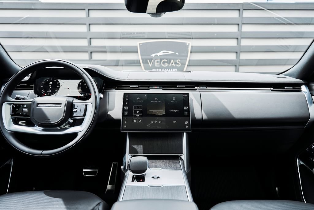 Used 2025 Land Rover Range Rover SE AWD/4WD image 50
