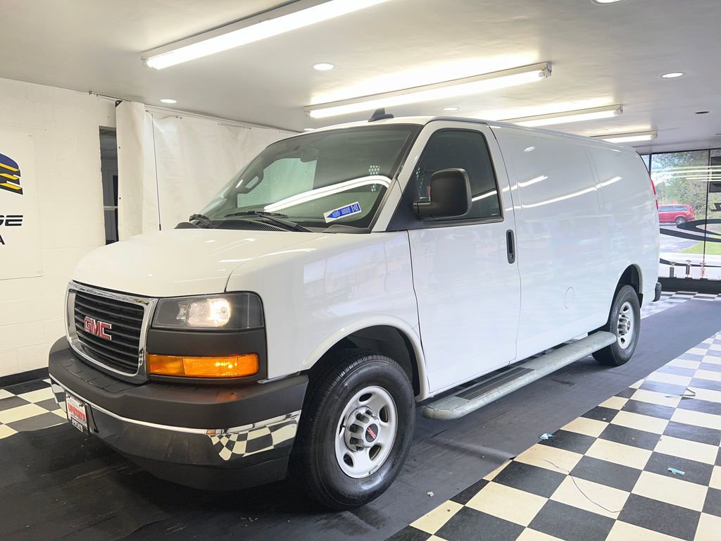 Used 2024 GMC Savana 2500 w/ Driver Convenience Package RWD image 4