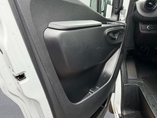 Used 2025 Mercedes-Benz Sprinter 2500 image 16