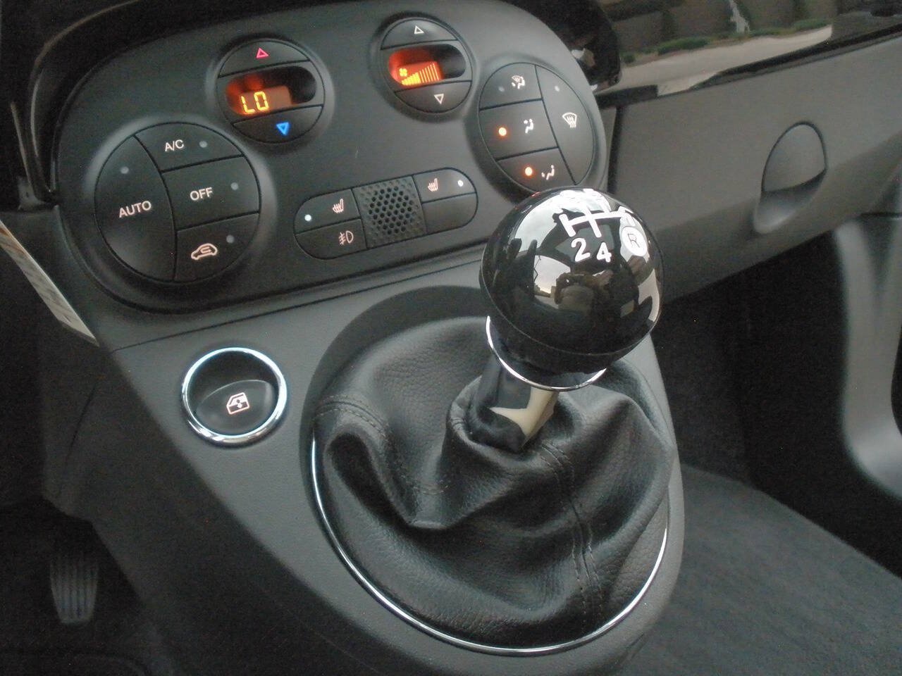 Used 2015 FIAT 500 Lounge w/ Luxury Leather Package FWD image 35
