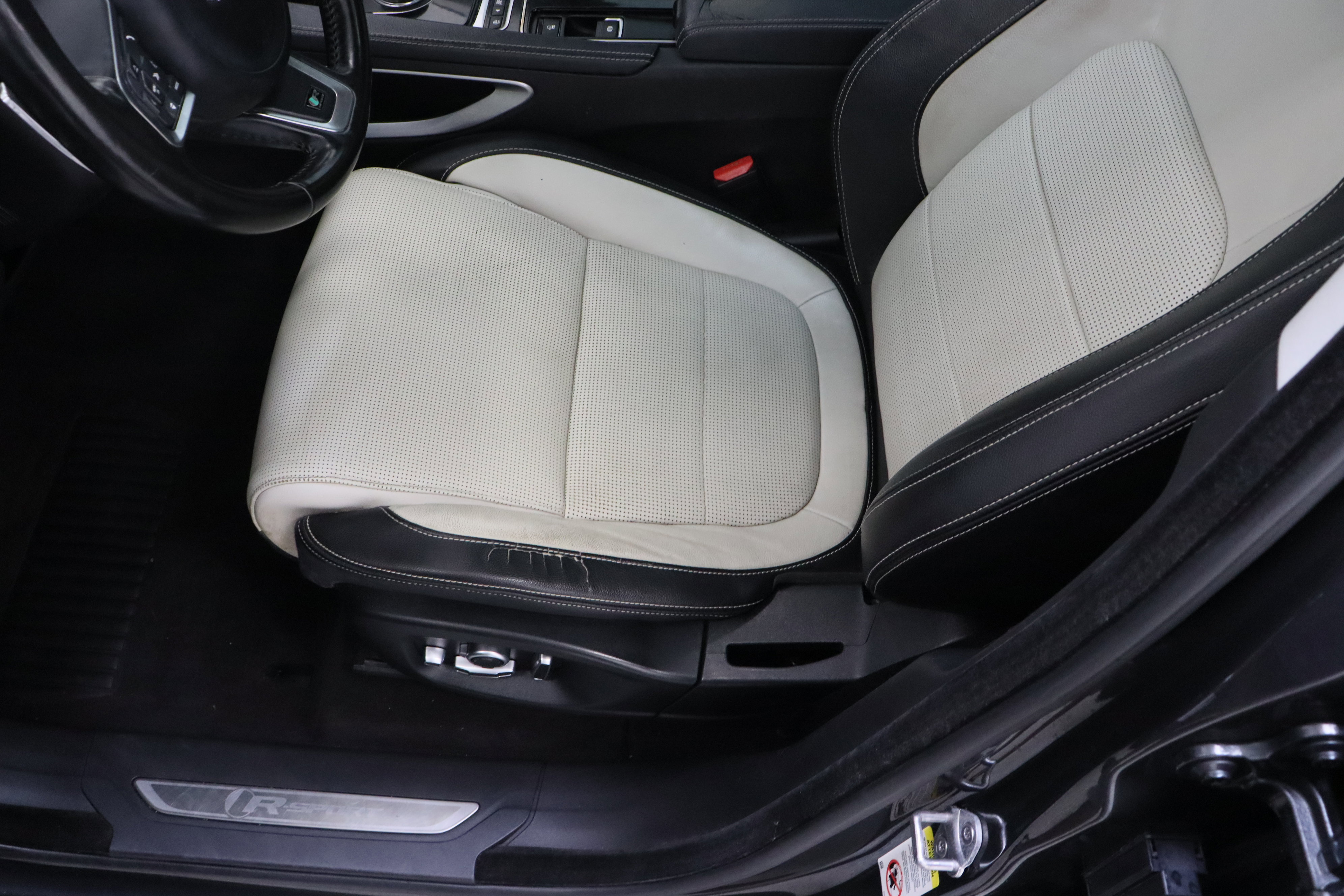 Used 2018 Jaguar F-PACE R-Sport AWD/4WD image 15