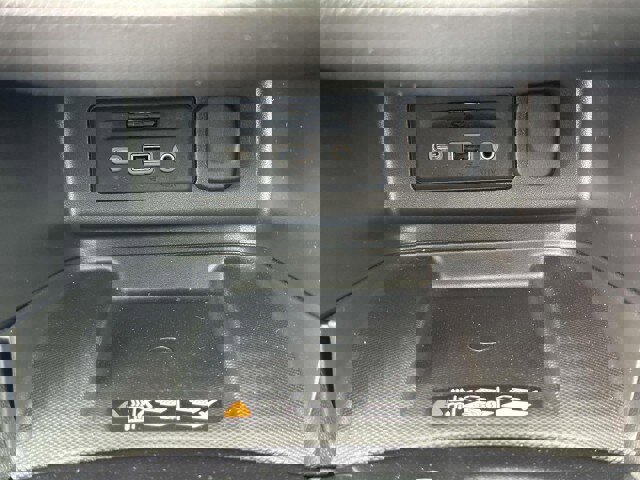 Used 2023 Chevrolet Equinox Premier image 24